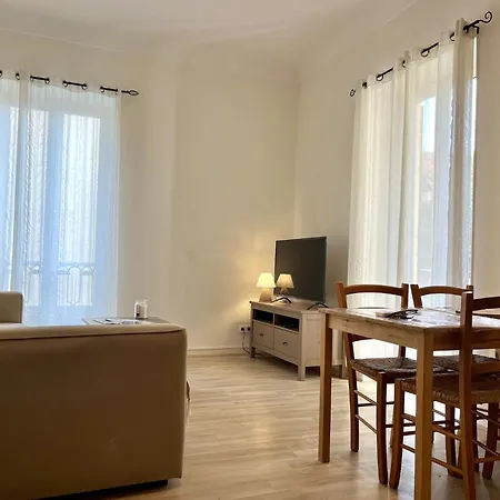 Apartment Coquette Plein Centre, Proche *